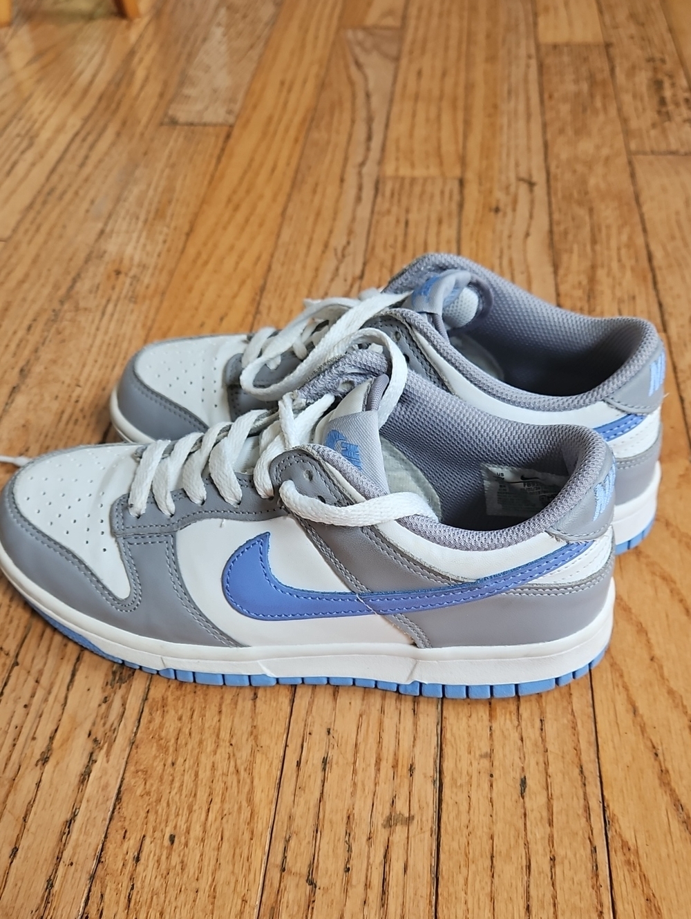 Nike Low-Top Sneakers in White, Gray & Light Blue